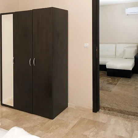 Amara Sunny Aparthotel 3*