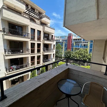 Amara Sunny Slantschew brjag