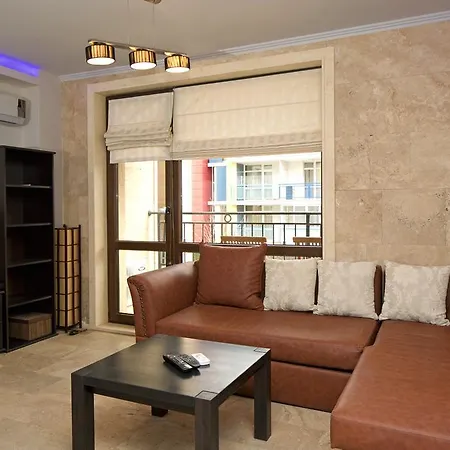 Amara Sunny Slantschew brjag