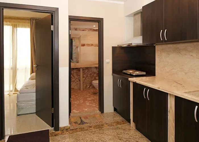 Amara Sunny Apartmanhotel 3*